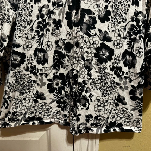 Designers Originals Black White Floral Button Down Cardigan Sweater Sz L - Picture 3 of 10